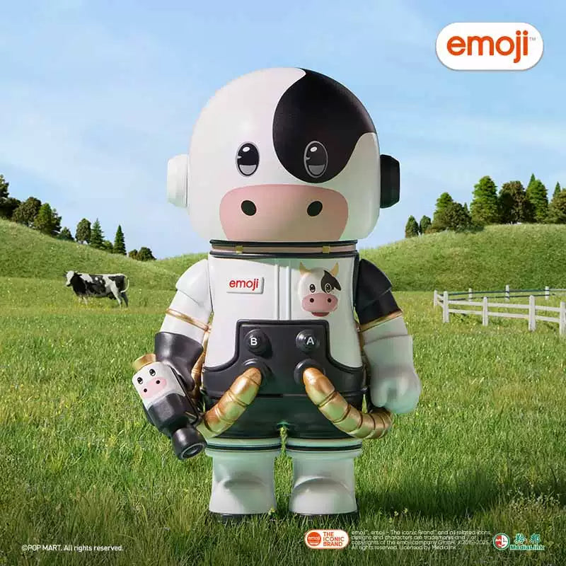 MEGA SPACE MOLLY 100% EMOJI SERIES TOYS