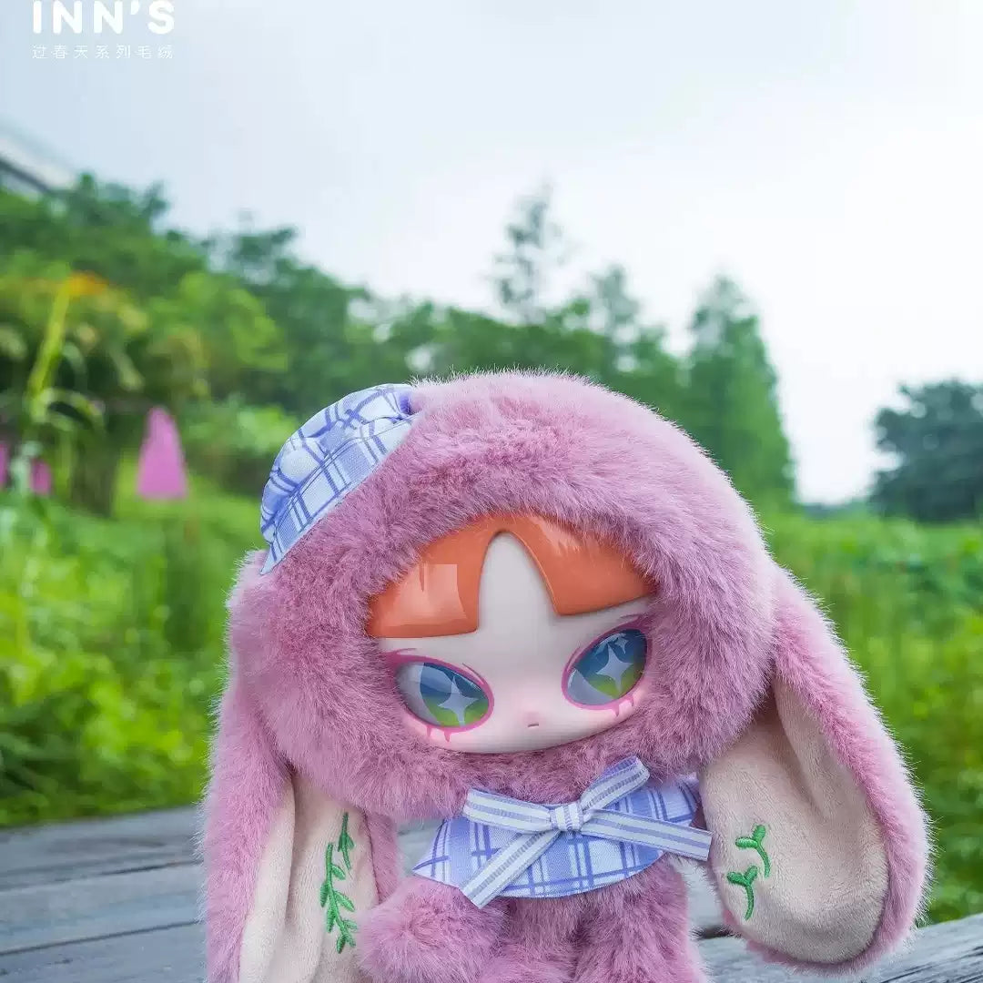 INN CROSSING SPRING SERIES PLUSH