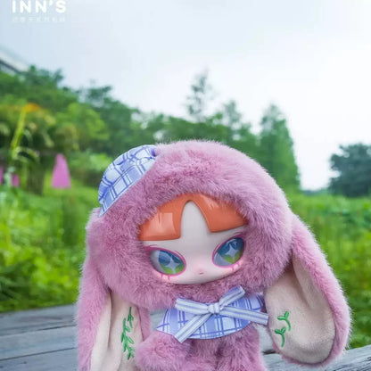 INN CROSSING SPRING SERIES PLUSH